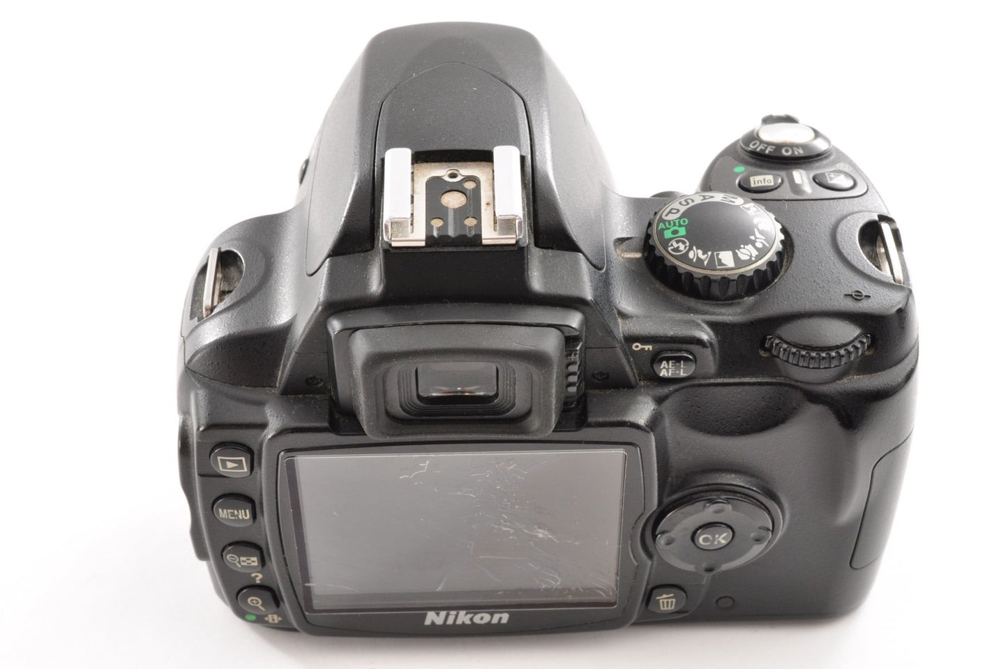 Nikon D40 DSLR Digital Camera w/ AF-S DX 18-55mm f3.5-5.6G VR Lens from JAPAN
