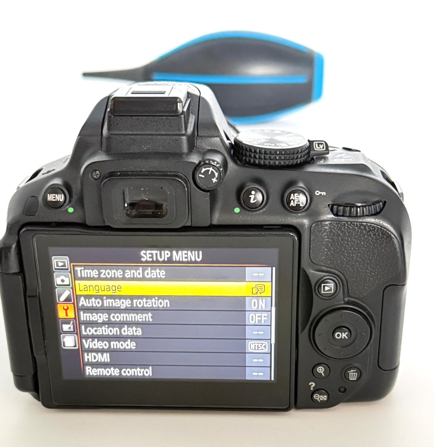 [US Stock] Nikon D5300 24.2 MP DSLR Camera AF-S DX 18-55mm G VR II [2008 shots]