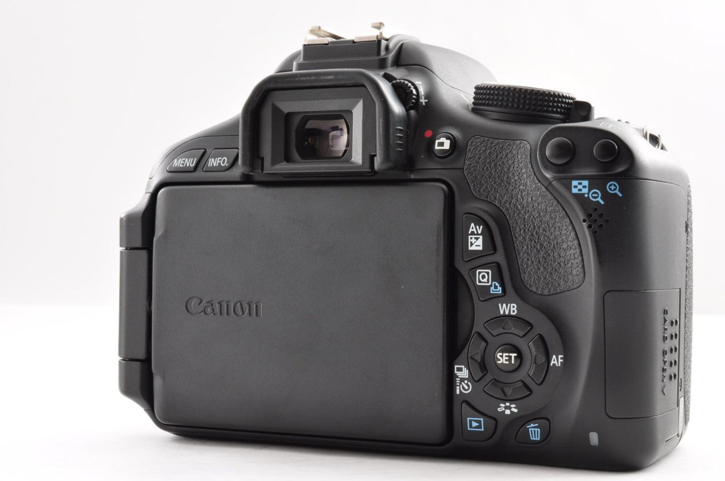 [2868 Shots] CANON EOS Kiss X5 Rebel T3i 600D w/ EF-S 18-55mm F3.5-5.6 IS STM
