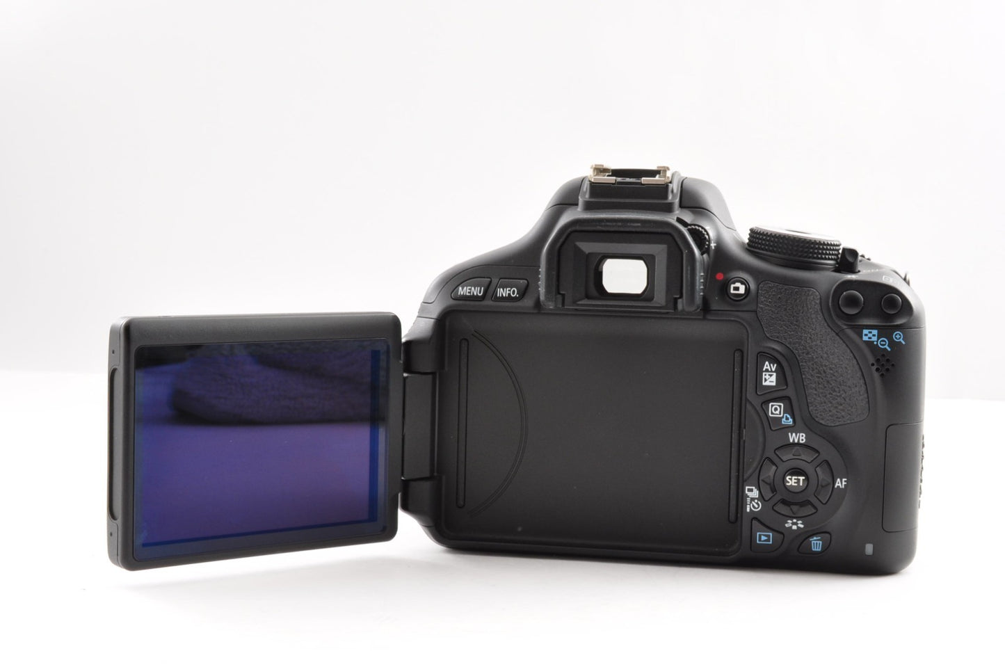 [2868 Shots] CANON EOS Kiss X5 Rebel T3i 600D w/ EF-S 18-55mm F3.5-5.6 IS STM