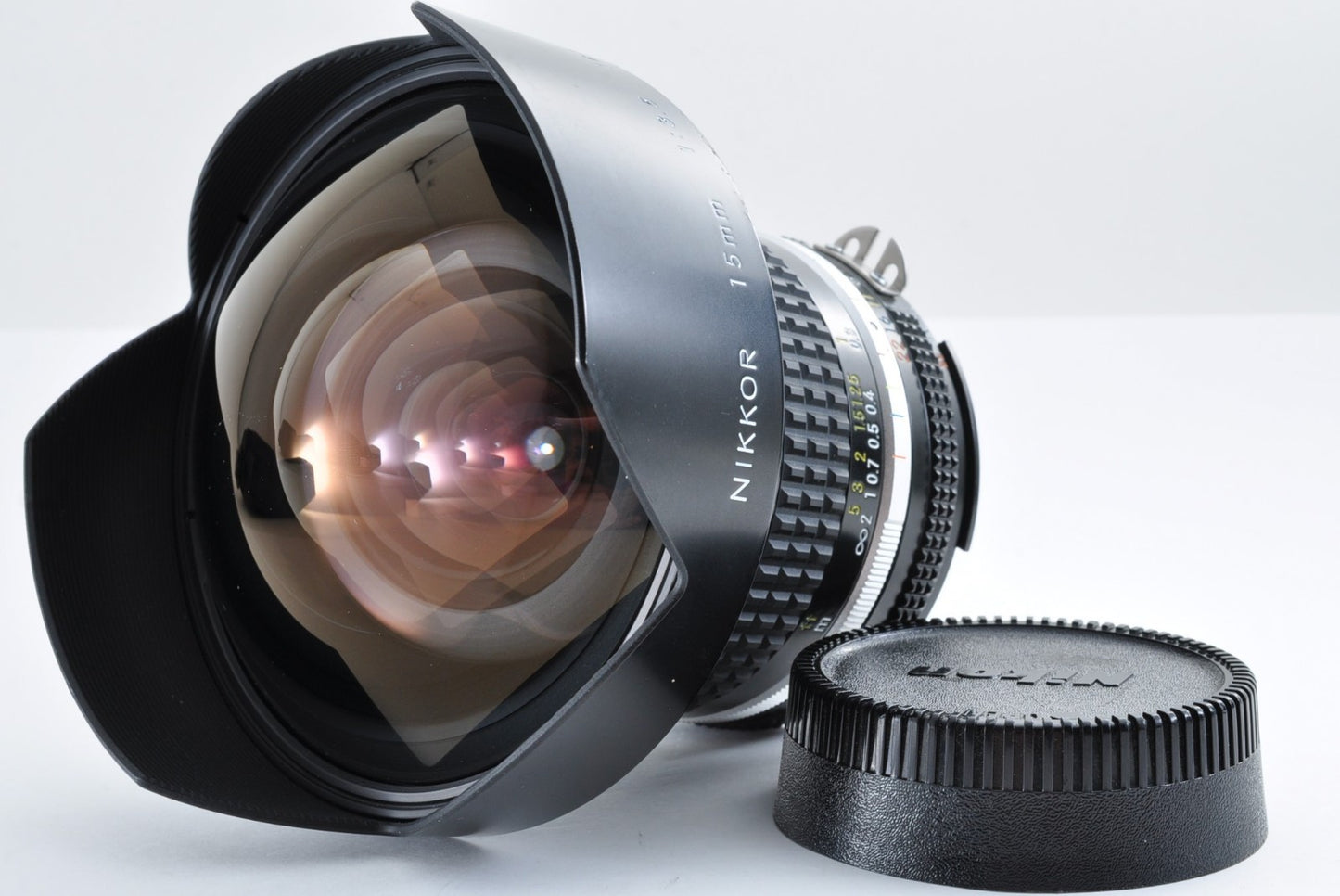 [US Stock ] Nikon Ai-s Nikkor 15mm f/3.5 MF Ultra Wide Angle Lens [NEAR MINT]