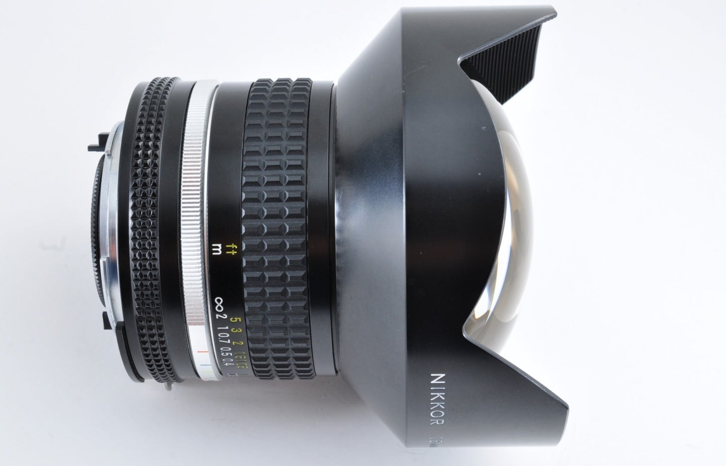 [US Stock ] Nikon Ai-s Nikkor 15mm f/3.5 MF Ultra Wide Angle Lens [NEAR MINT]