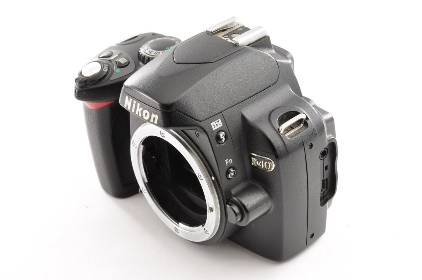 Nikon D40 DSLR Digital Camera w/ AF-S DX 18-55mm f3.5-5.6G VR Lens from JAPAN