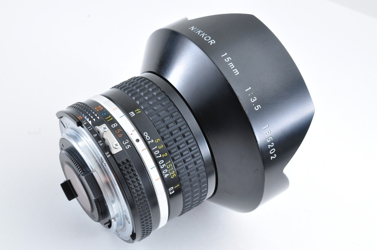 [US Stock ] Nikon Ai-s Nikkor 15mm f/3.5 MF Ultra Wide Angle Lens [NEAR MINT]