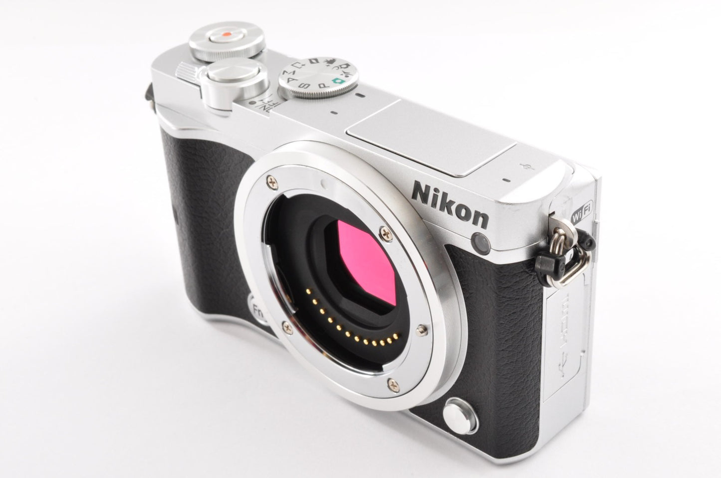 Nikon 1 J5 Silver Mirrorless Digital Camera w/ 10-30mm PD-ZOOM Lens Black