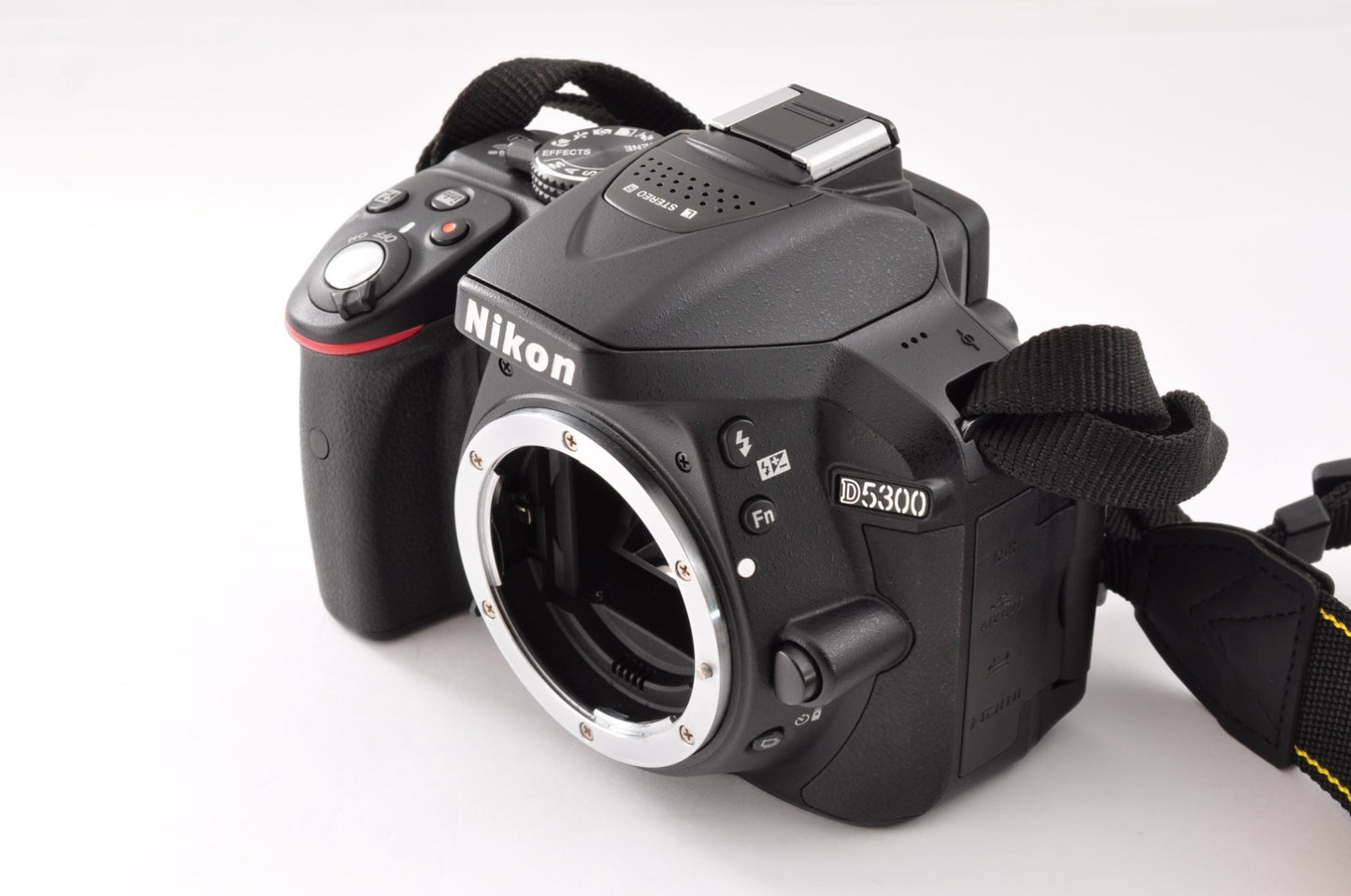 [MINT / 544shots ] Nikon D5300 + AF-P 18-55mm VR Lens Kit Black from Japan _1747