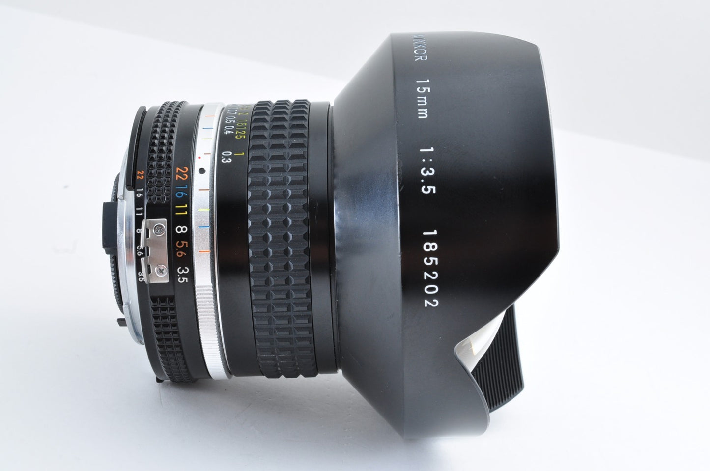 [US Stock ] Nikon Ai-s Nikkor 15mm f/3.5 MF Ultra Wide Angle Lens [NEAR MINT]