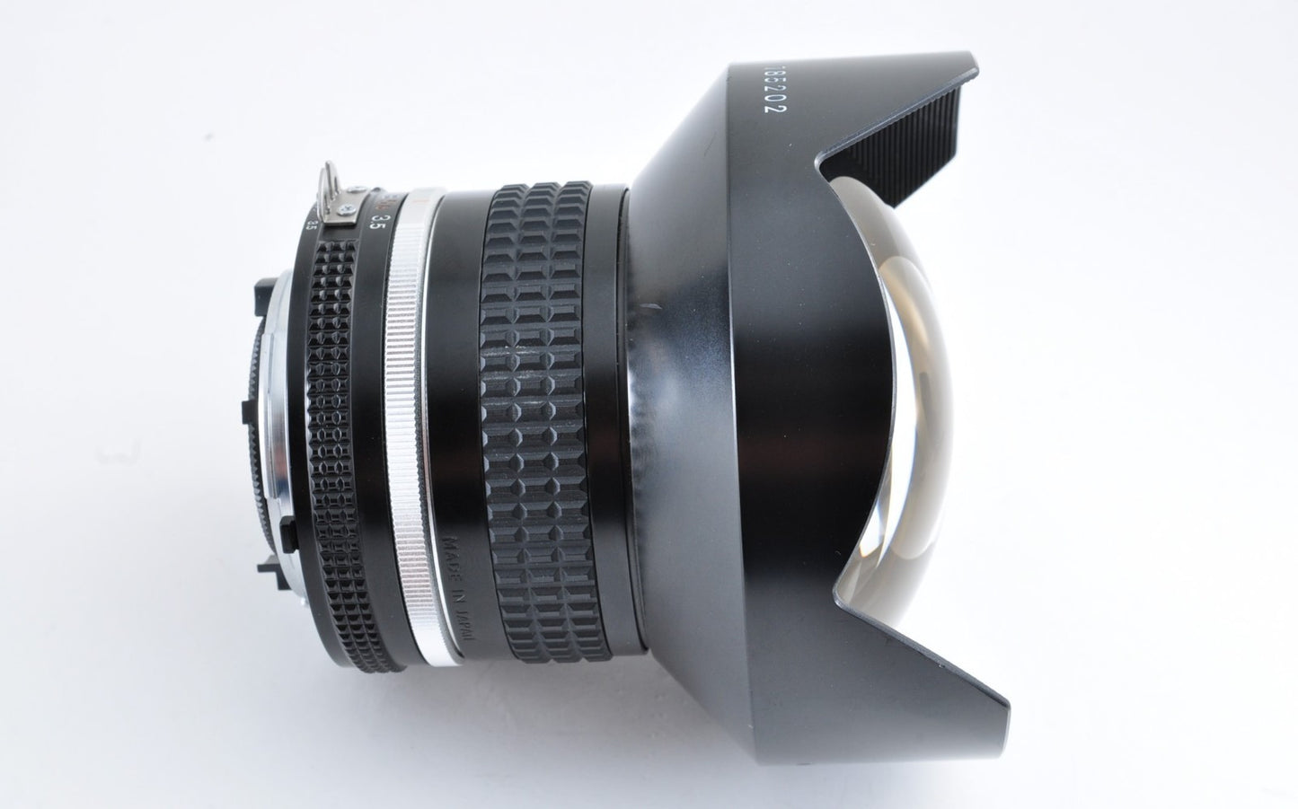 [US Stock ] Nikon Ai-s Nikkor 15mm f/3.5 MF Ultra Wide Angle Lens [NEAR MINT]