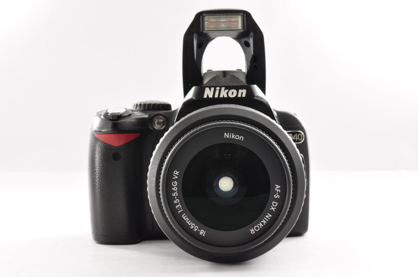 Nikon D40 DSLR Digital Camera w/ AF-S DX 18-55mm f3.5-5.6G VR Lens from JAPAN